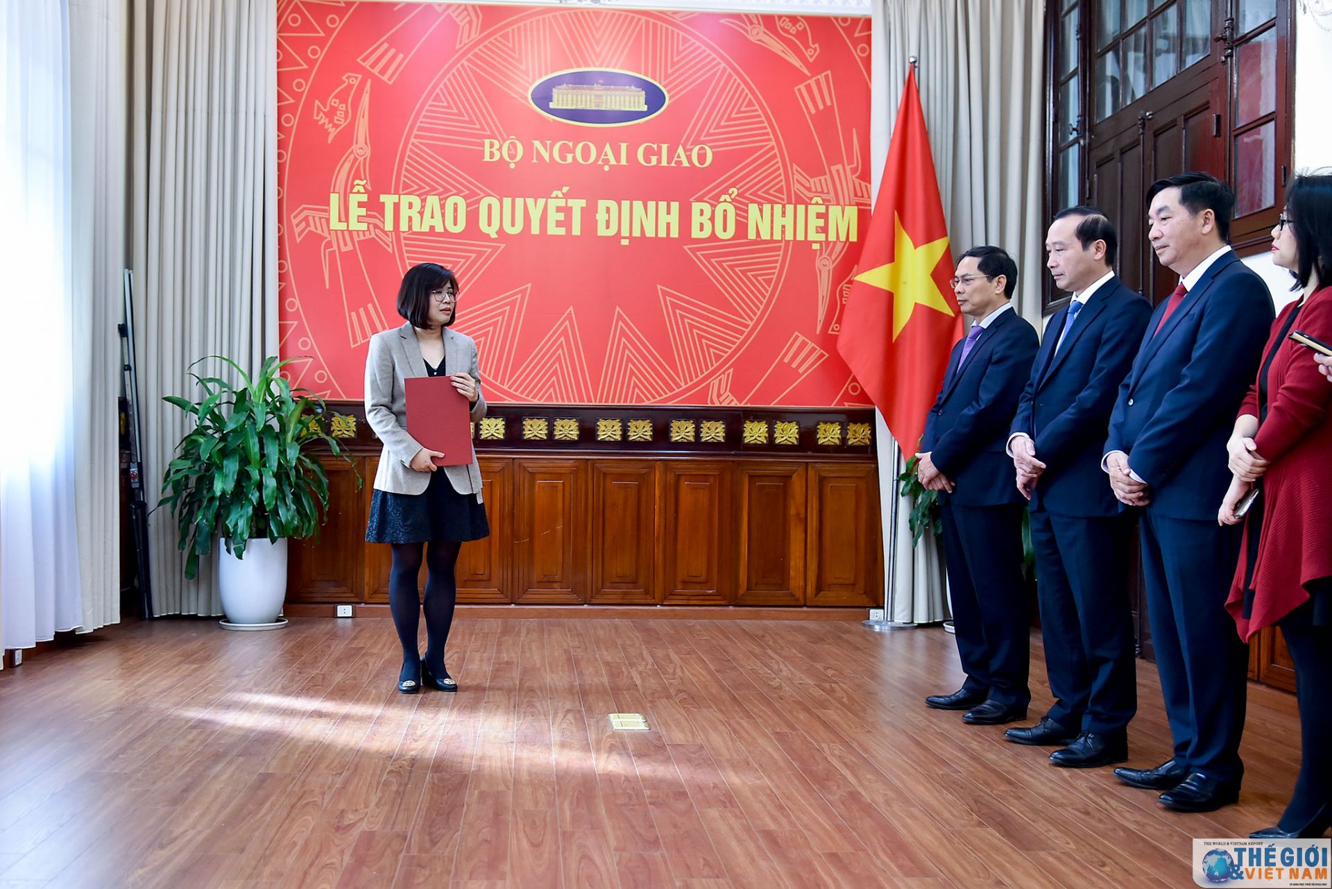 thu truong thuong truc bui thanh son trao quyet dinh dieu dong bo nhiem can bo