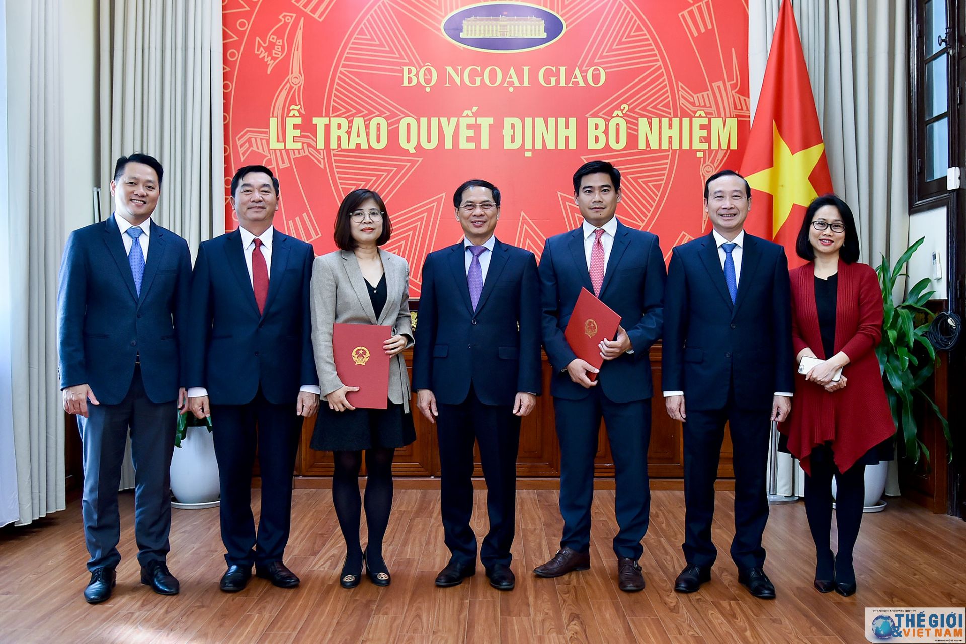 thu truong thuong truc bui thanh son trao quyet dinh dieu dong bo nhiem can bo