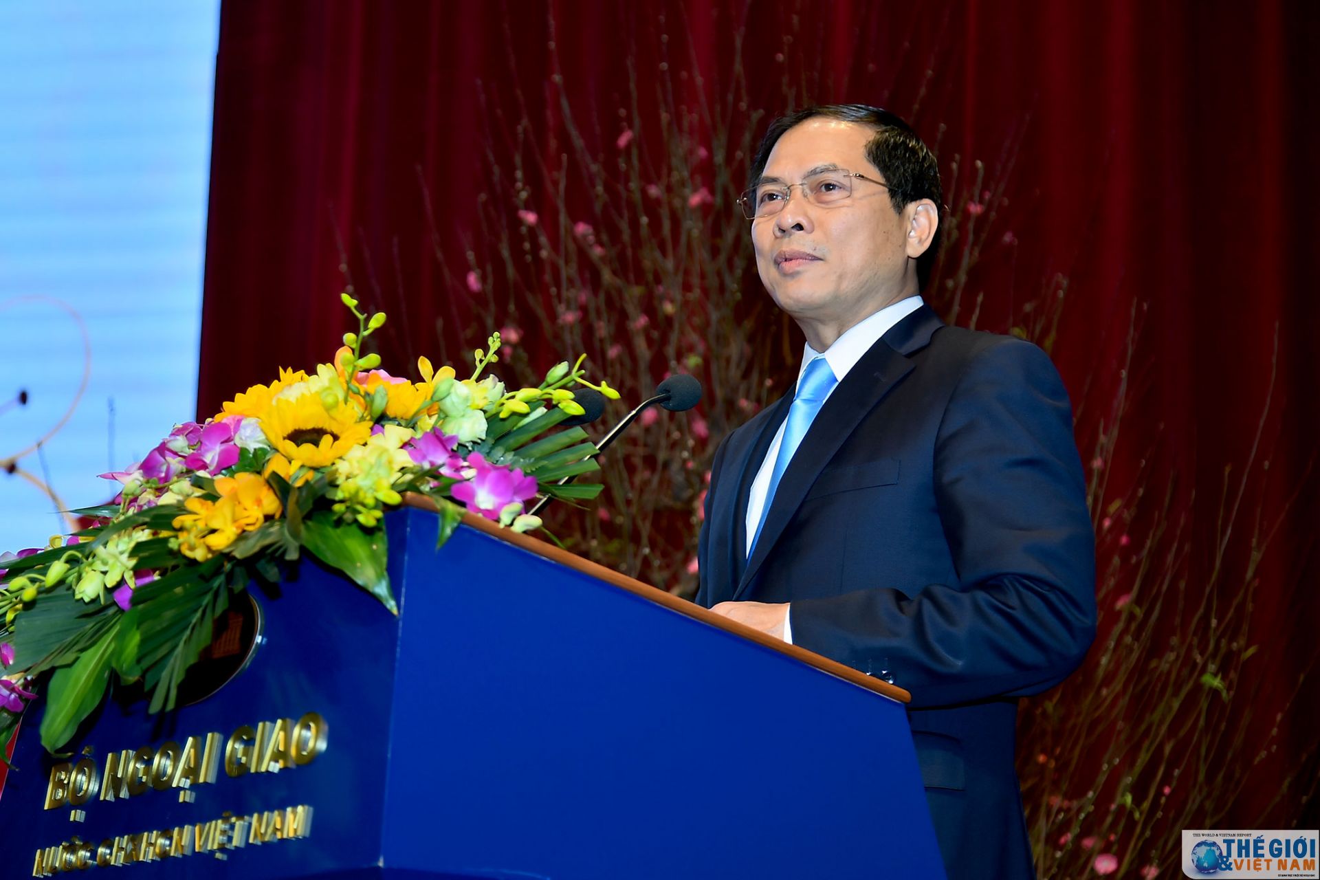 bo ngoai giao gap mat mung tho mung xuan can bo huu tri