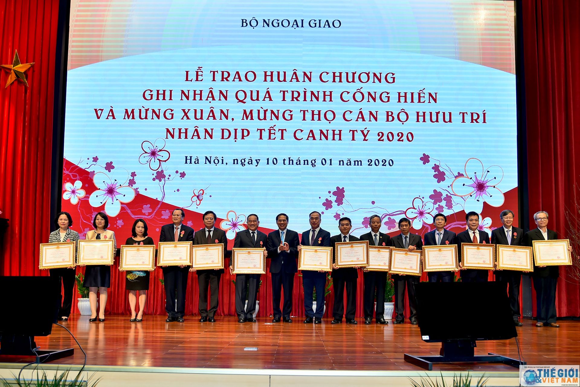 bo ngoai giao gap mat mung tho mung xuan can bo huu tri