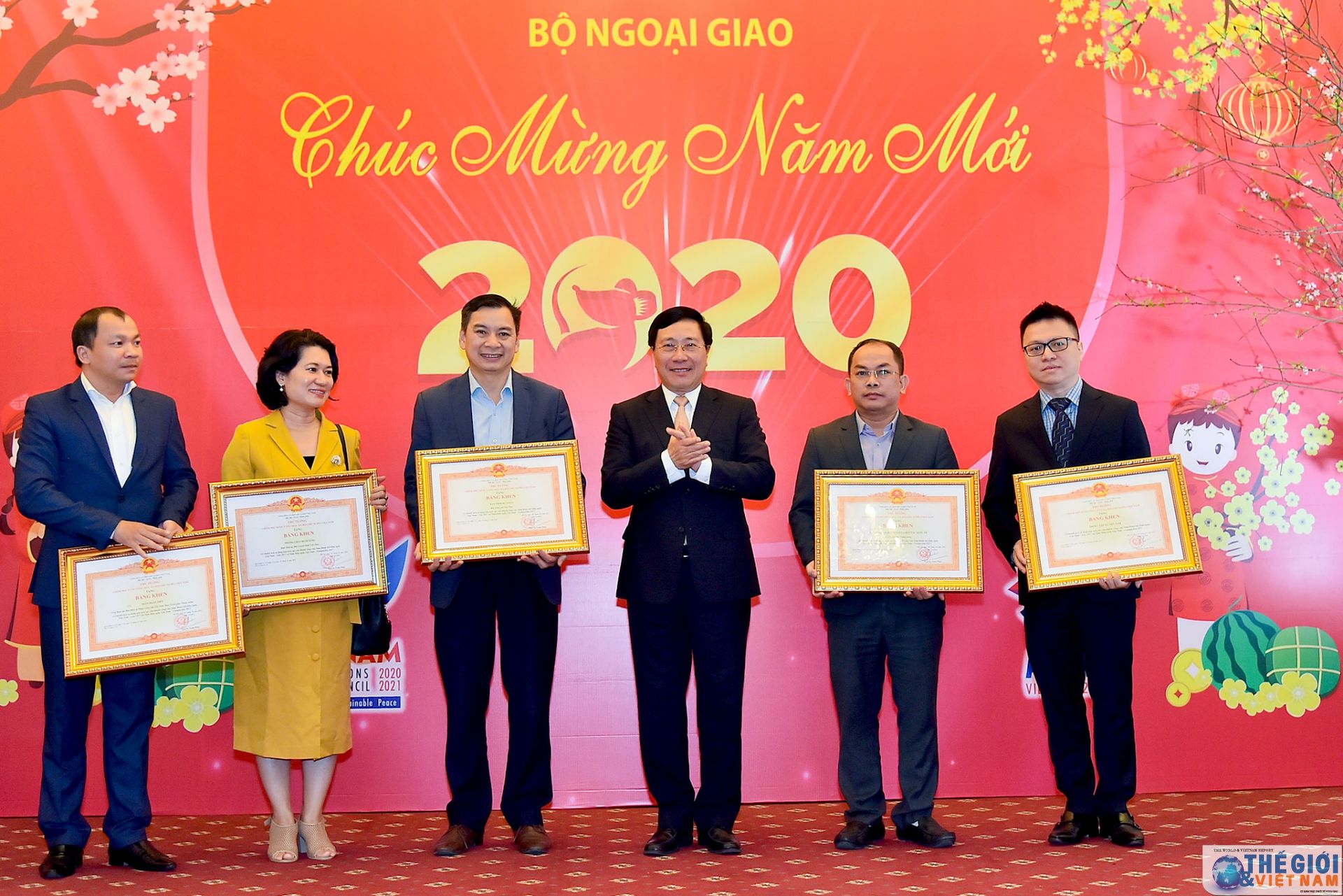 bao chi co trach nhiem dua viet nam ra the gioi va dua the gioi vao viet nam