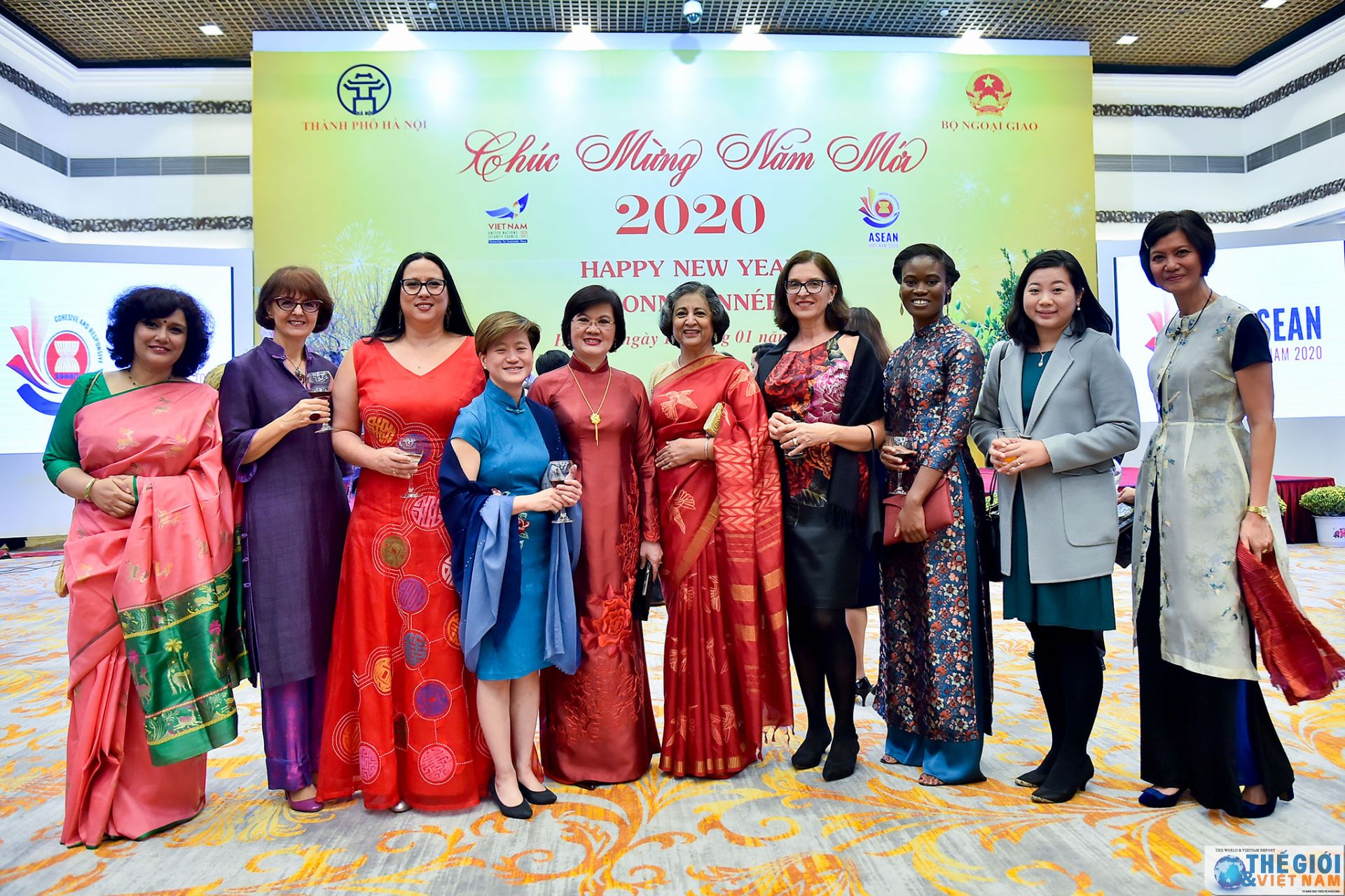 toan canh pho thu tuong pham binh minh chuc tet ngoai giao doan nam 2020