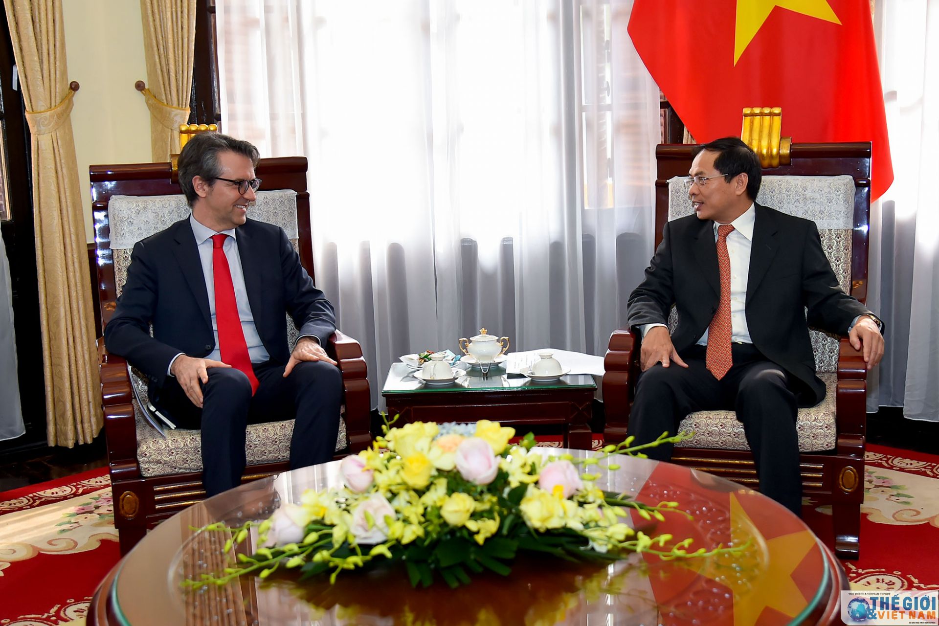 thu truong thuong truc bo ngoai giao bui thanh son tiep dai su eu tai viet nam