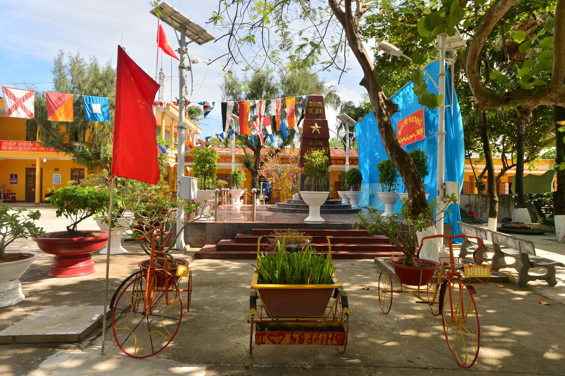 thieng lien le chao co dau nam moi tai truong sa