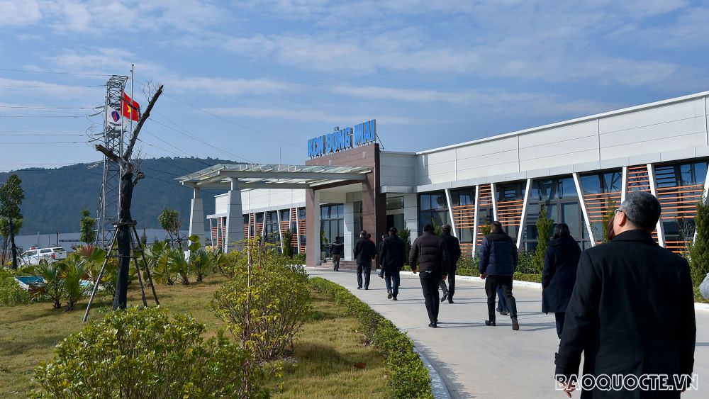 Đoàn Trưởng Cơ quan đại diện Việt Nam ở nước ngoài nhiệm kỳ 2020-2023 thăm, làm việc tại Quảng Ninh