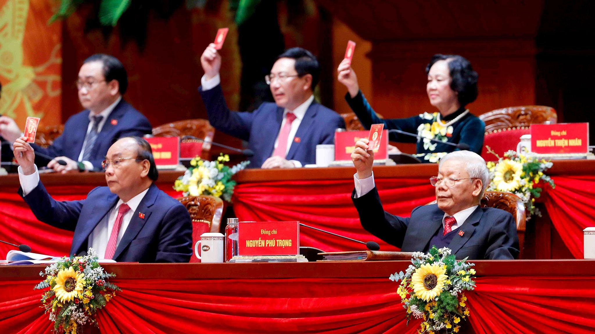 dai hoi xiii cua dang thong qua cac quy che va chuong trinh lam viec