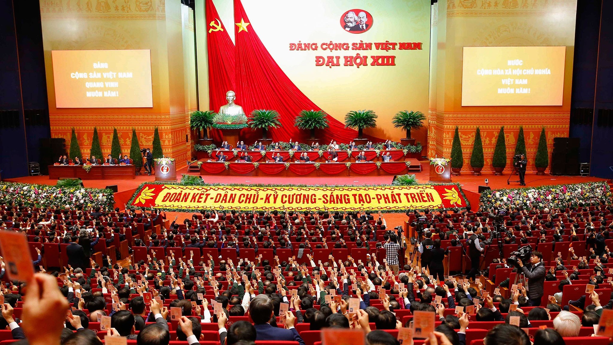 dai hoi xiii cua dang phien tru bi bau 17 dong chi la chu tich dai hoi