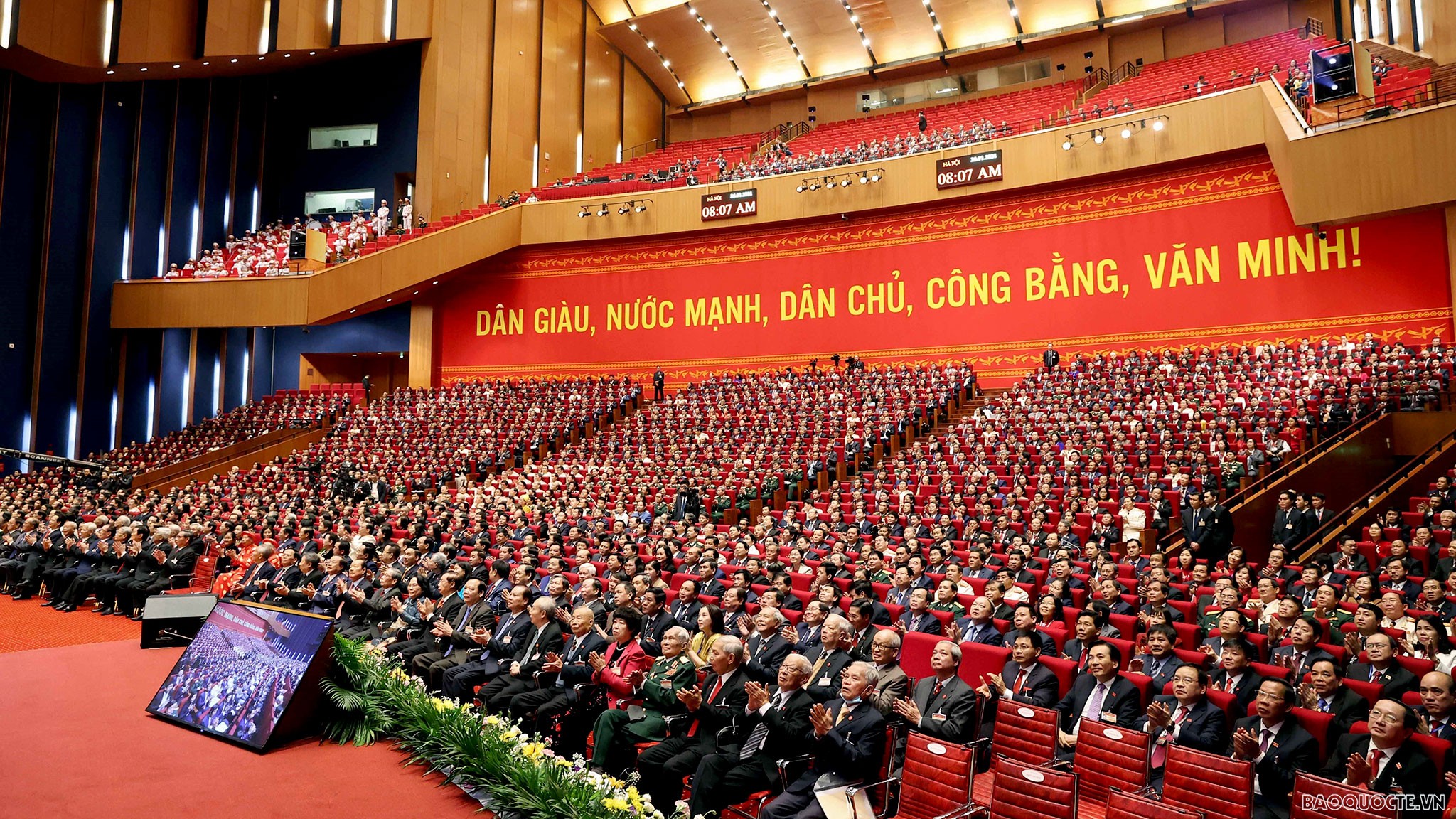 Tổng Bí thư, Chủ tịch nước Nguyễn Phú Trọng thay mặt Ban chấp hành Trung ương XII đọc báo cáo về văn kiện Đại hội XIII