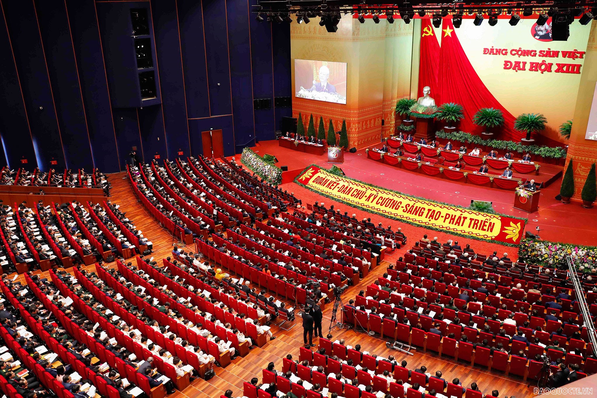 Toàn văn Diễn văn khai mạc của Thủ tướng tại Đại hội XIII của Đảng