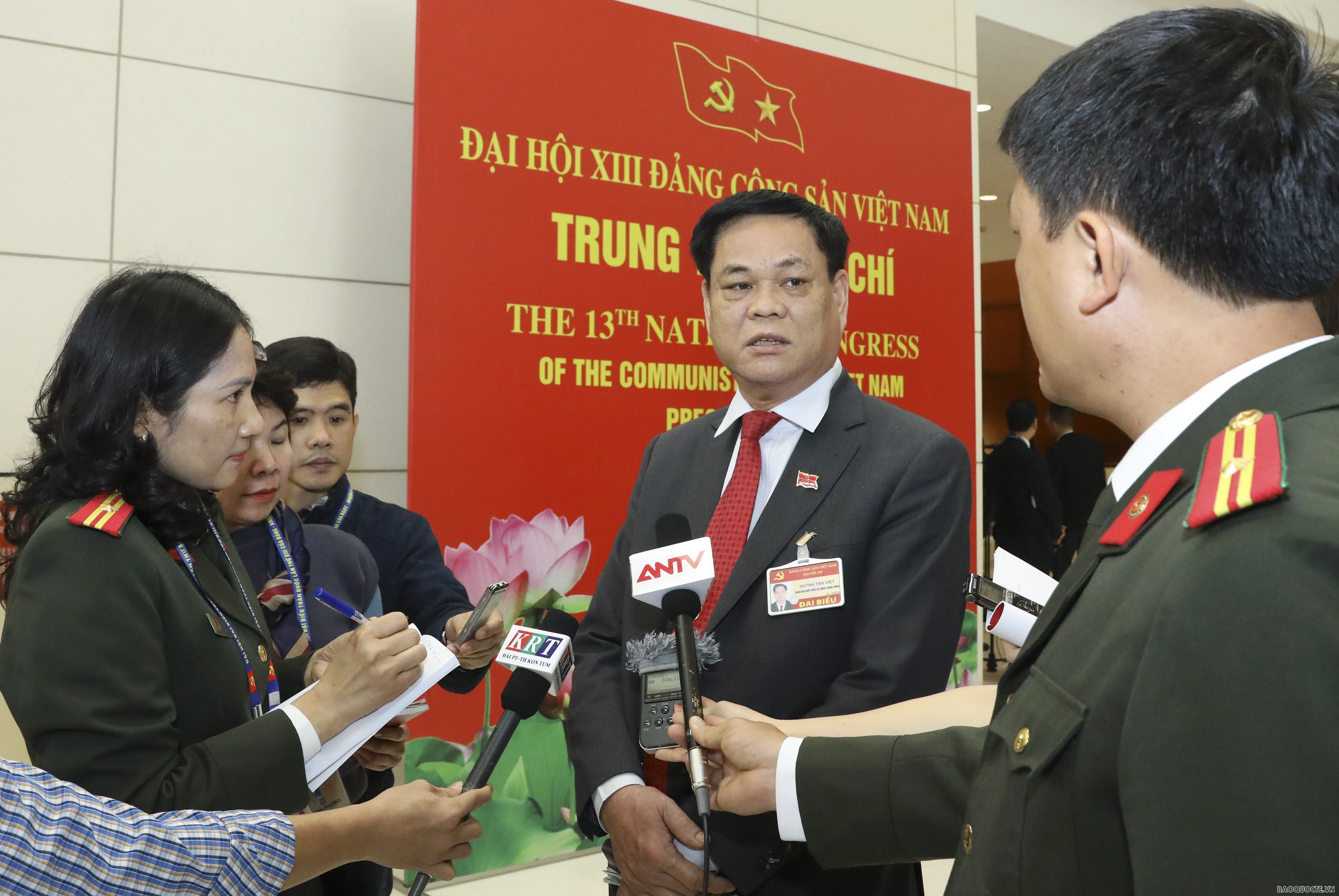 Đồng chí Huỳnh Tấn Việt (Đoàn đại biểu Đảng bộ Khối các cơ quan Trung ương)Sáng 26/1/2021, Đại hội XIII của Đảng chính thức khai mạc trọng thể tại Trung tâm Hội nghị quốc gia, Hà Nội. (Ảnh: Tuấn Anh)