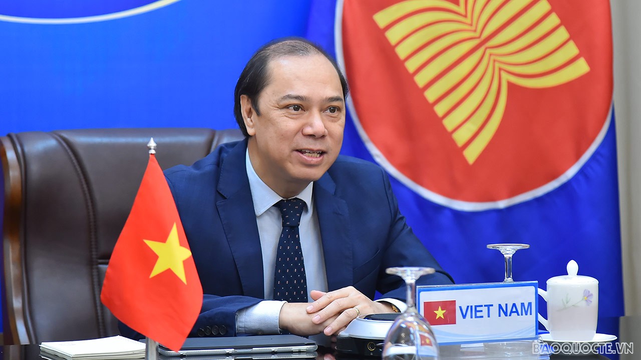 Thứ trưởng Ngoại giao Nguyễn Quốc Dũng, Trưởng SOM ASEAN Việt Nam dự họp SOM ASEAN