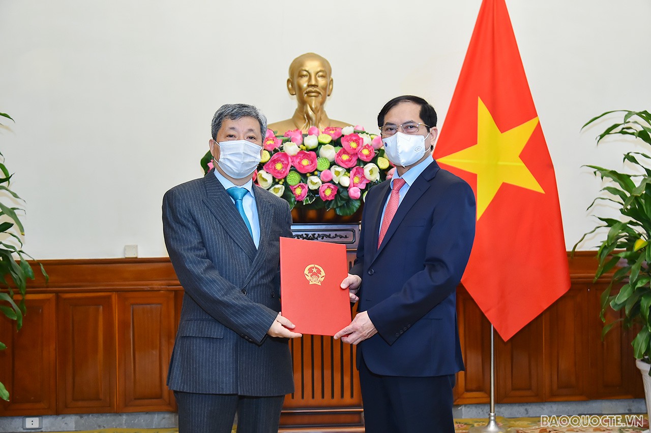 Tại buổi lễ, Ủy viên Trung ương Đảng, Bộ trưởng Ngoại giao Bùi Thanh Sơn trao quyết định bổ nhiệm ông Trần Ngọc An, Vụ trưởng Vụ châu Âu, giữ chức Vụ trưởng Vụ Tổ chức Cán bộ.