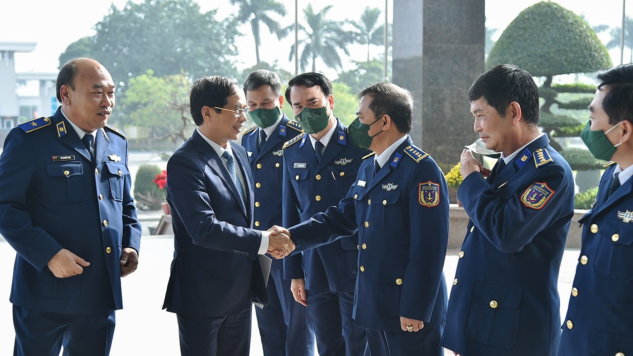 Bộ trưởng Ngoại giao Bùi Thanh Sơn thăm, làm việc và chúc Tết lực lượng Cảnh sát biển Việt Nam