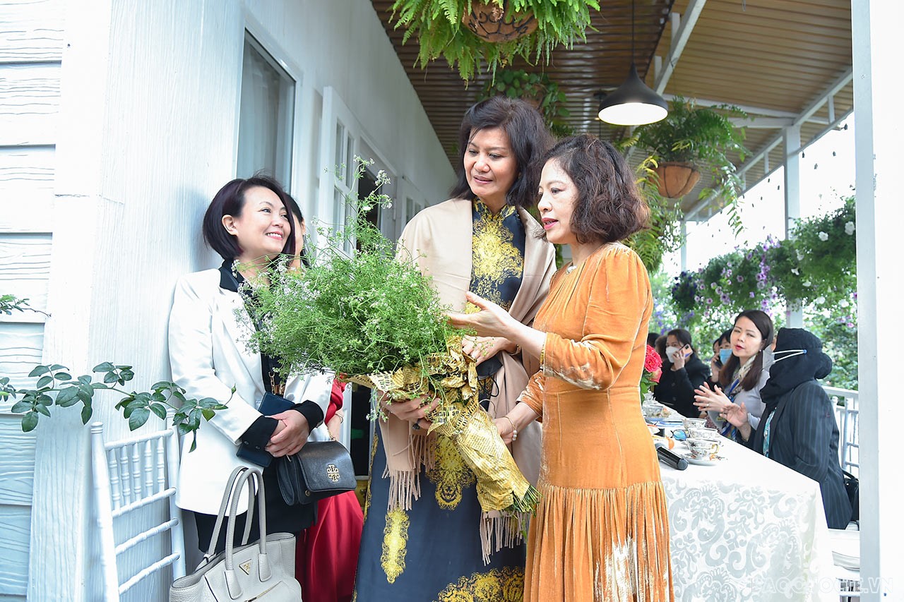 Nhóm Phụ nữ Cộng đồng ASEAN tại Hà Nội (AWCH) gặp mặt giao lưu mừng Xuân Nhâm Dần 2022