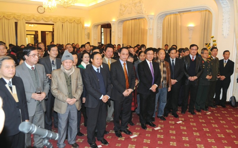 ba o chi va ngoa i giao cu ng se chia va t va