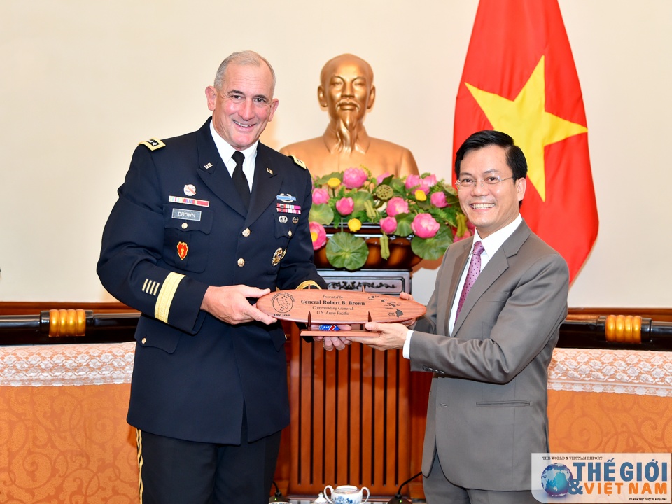 Thứ trưởng Hà Kim Ngọc tiếp Tư lệnh Lục quân Thái Bình Dương Hoa Kỳ thu truong ha kim ngoc tiep tu lenh luc quan thai binh duong hoa ky