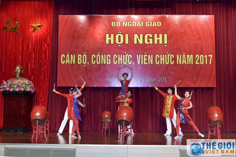 can bo nganh ngoai giao da hoan thanh xuat sac nhiem vu nam 2017