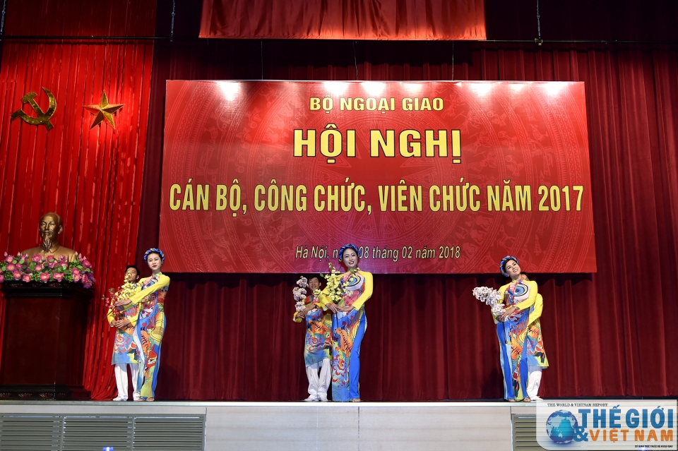 can bo nganh ngoai giao da hoan thanh xuat sac nhiem vu nam 2017