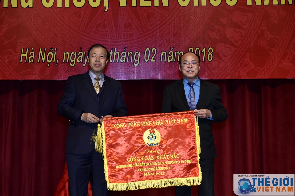 can bo nganh ngoai giao da hoan thanh xuat sac nhiem vu nam 2017