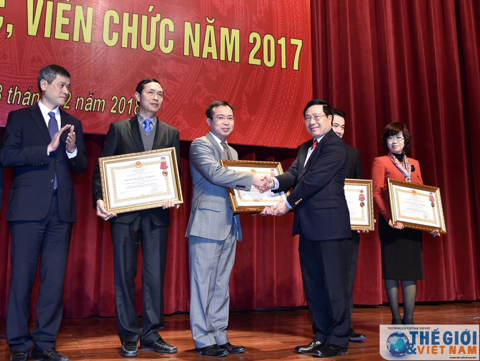 cong bo khen thuong cap nha nuoc danh hieu thi dua cua bo ngoai giao nam 2017