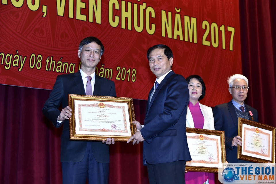 cong bo khen thuong cap nha nuoc danh hieu thi dua cua bo ngoai giao nam 2017