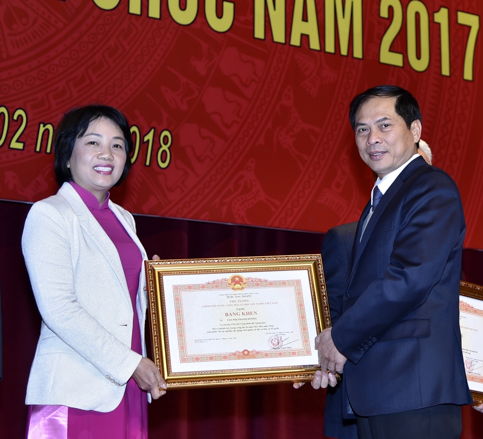 cong bo khen thuong cap nha nuoc danh hieu thi dua cua bo ngoai giao nam 2017