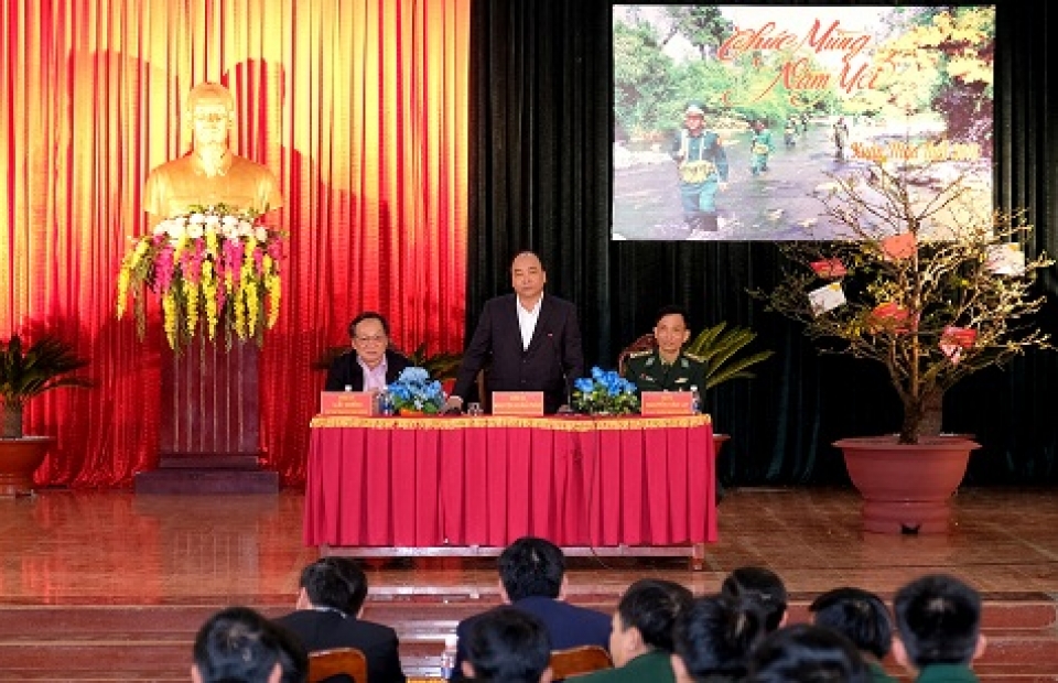Thủ tướng thăm hỏi, chúc Tết lực lượng vũ trang tỉnh Đắk Nông tin nhap 20180209224755