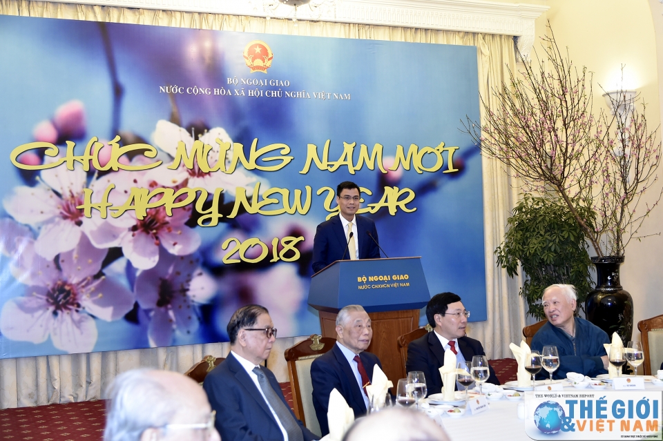 bo ngoai giao gap mat cac vi nguyen lanh dao nganh ngoai giao