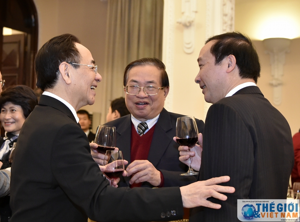 bo ngoai giao gap mat cac vi nguyen lanh dao nganh ngoai giao