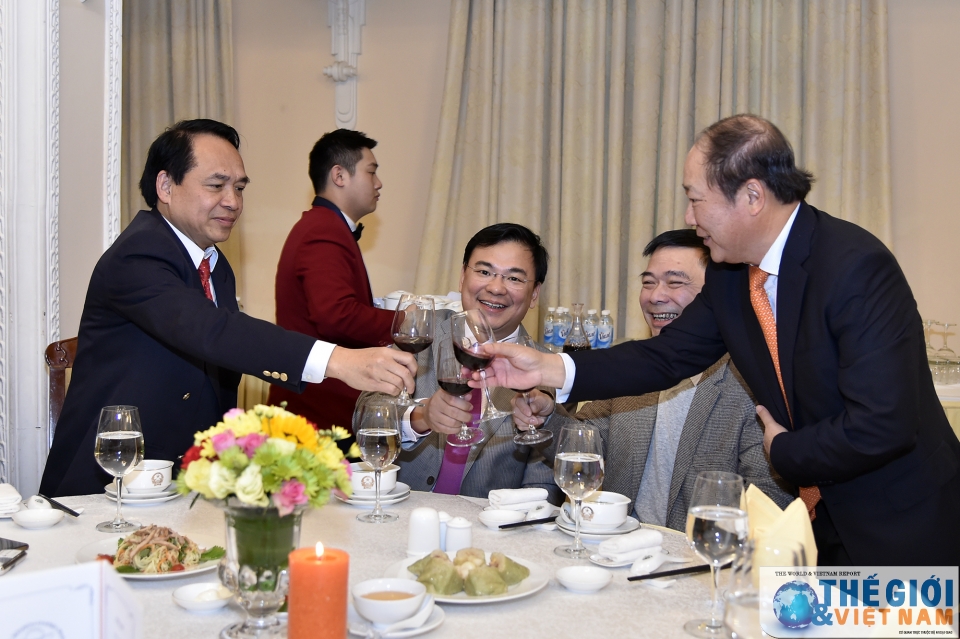 bo ngoai giao gap mat cac vi nguyen lanh dao nganh ngoai giao