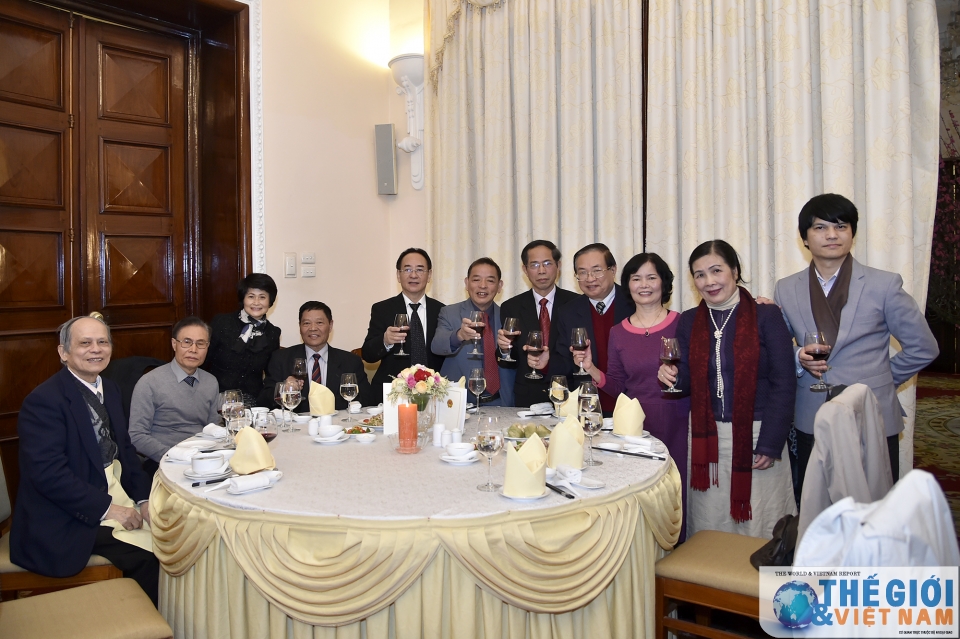 bo ngoai giao gap mat cac vi nguyen lanh dao nganh ngoai giao