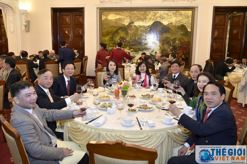 bo ngoai giao gap mat cac vi nguyen lanh dao nganh ngoai giao