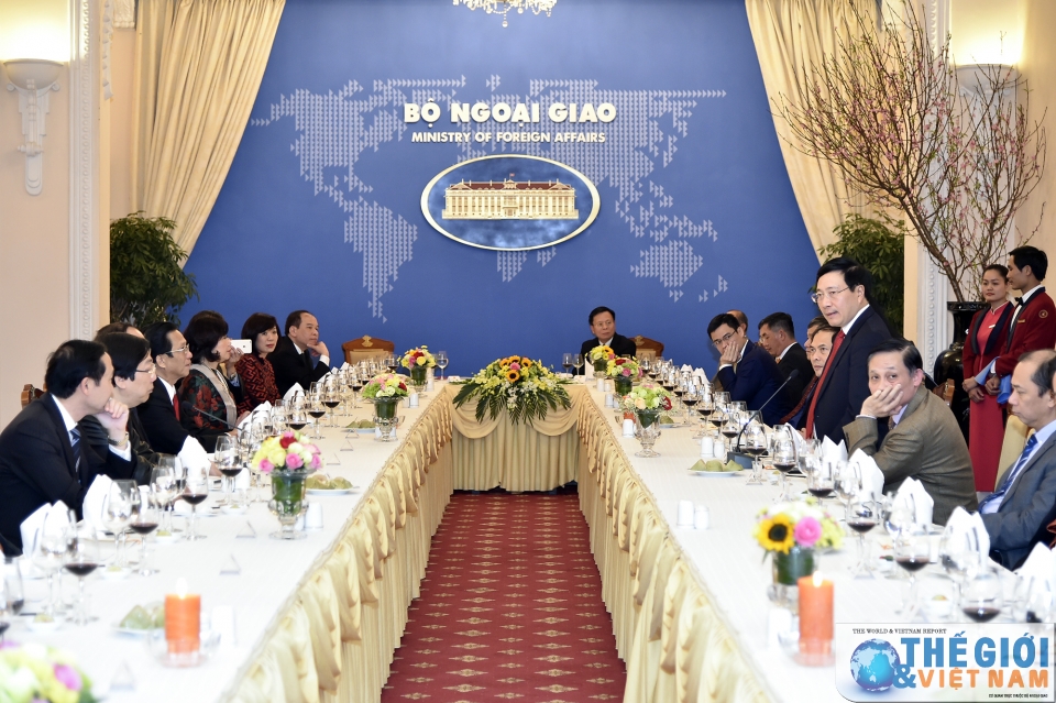 Phó Thủ tướng Phạm Bình Minh gặp mặt đầu Xuân các vị Trưởng cơ quan đại diện tin nhap 20180211140259