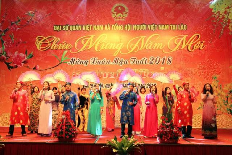 Tết Mậu Tuất 2018 đầm ấm tại Lào tin nhap 20180212220103