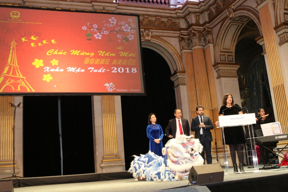 to chuc don tet mau tuat 2018 tai phap