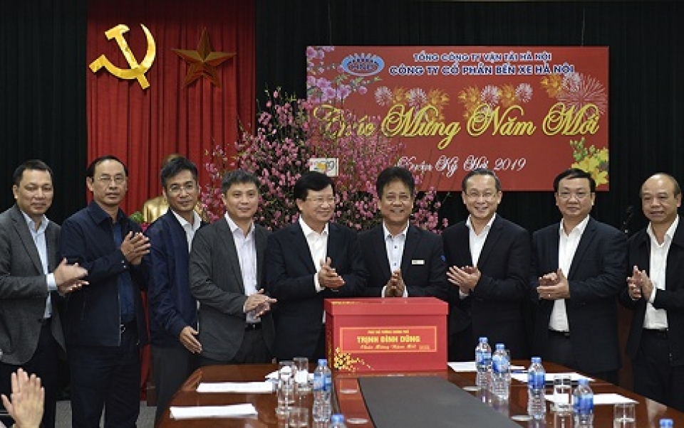 Bảo đảm không để thiếu tàu, xe đưa người dân về quê đón Tết tin nhap 20190201212241