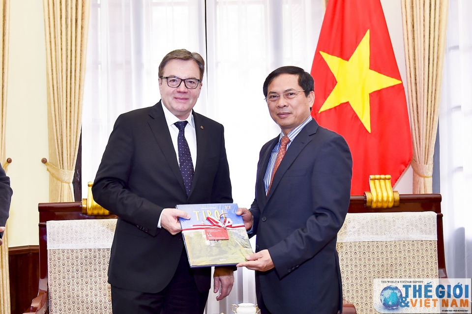 Thứ trưởng thường trực Bùi Thanh Sơn tiếp Thủ hiến bang Tyrol, Áo thu truong thuong truc bui thanh son tiep thu hien bang tyrol ao