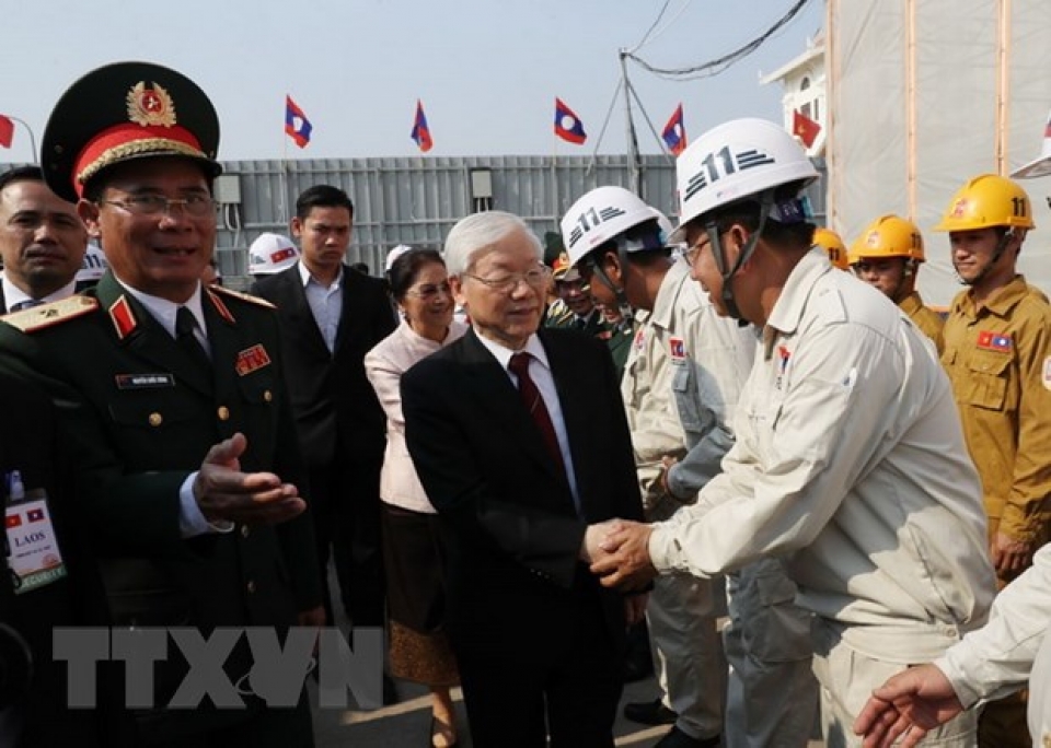 quan he viet nam lao ngay cang duoc cung co phat trien