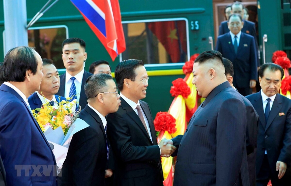 Đoàn xe hộ tống Chủ tịch Triều Tiên Kim Jong-un thẳng tiến Hà Nội doan xe ho tong chu tich trieu tien kim jong un thang tien ha noi