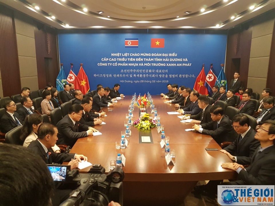 nhung hinh anh dau tien ve chuyen tham hai duong cua doan dai bieu cap cao trieu tien