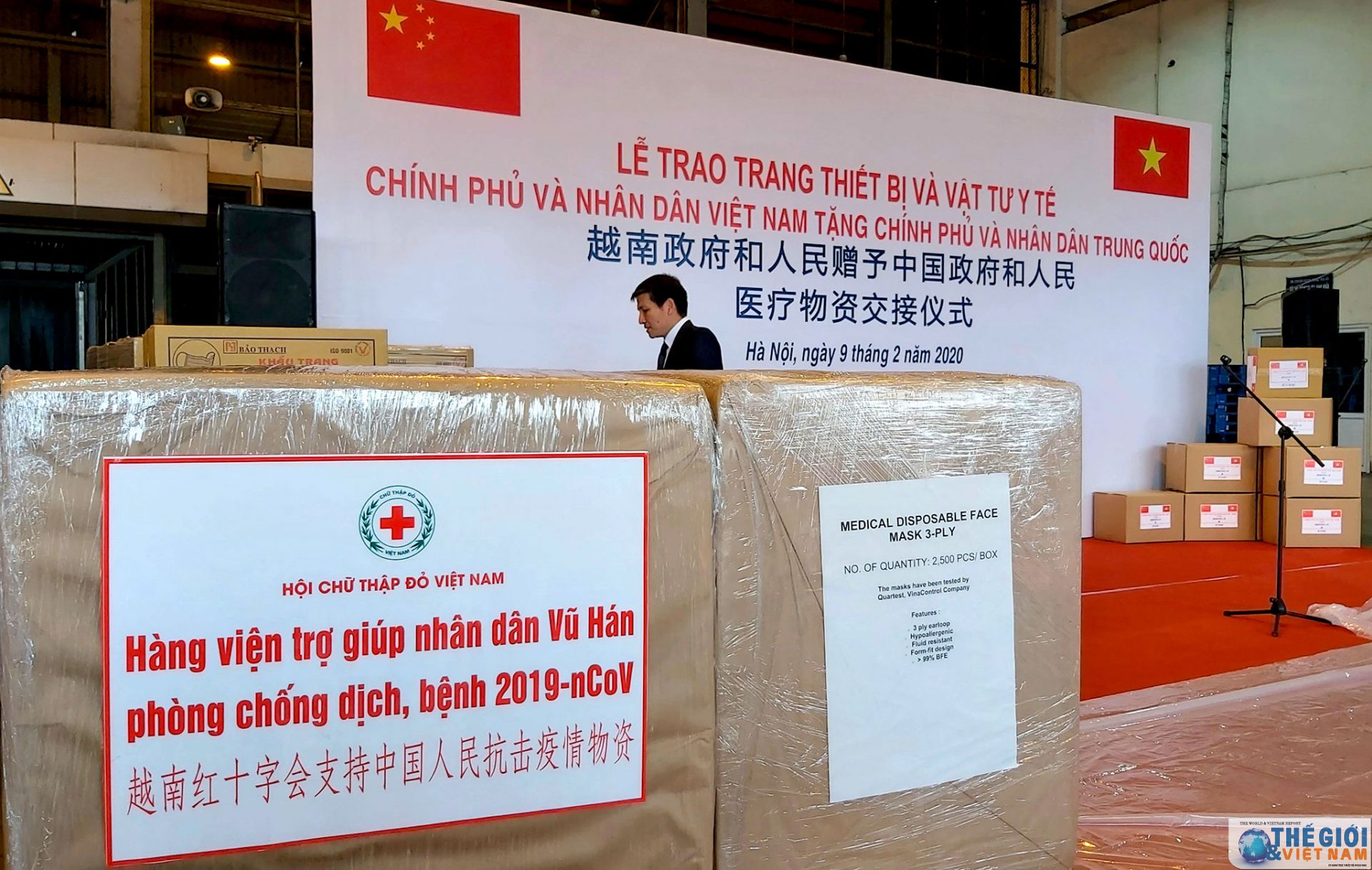 Việt Nam trao trang thiết bị, vật tư y tế tặng Trung Quốc chống dịch bệnh virus corona viet nam trao trang thiet bi vat tu y te tang trung quoc chong dich benh virus corona