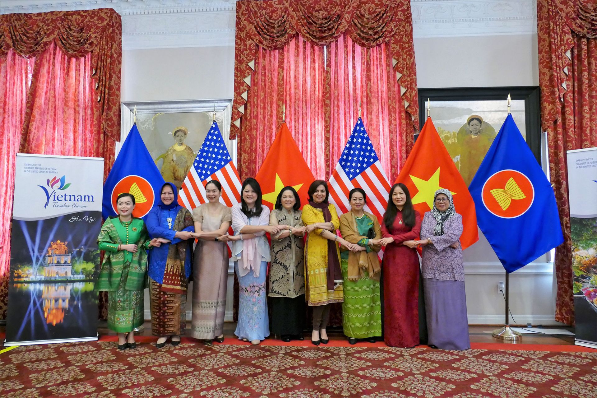 viet nam chu tri to chuc chuoi cac hoat dong giao luu cua hoi phu nu asean tai washington dc