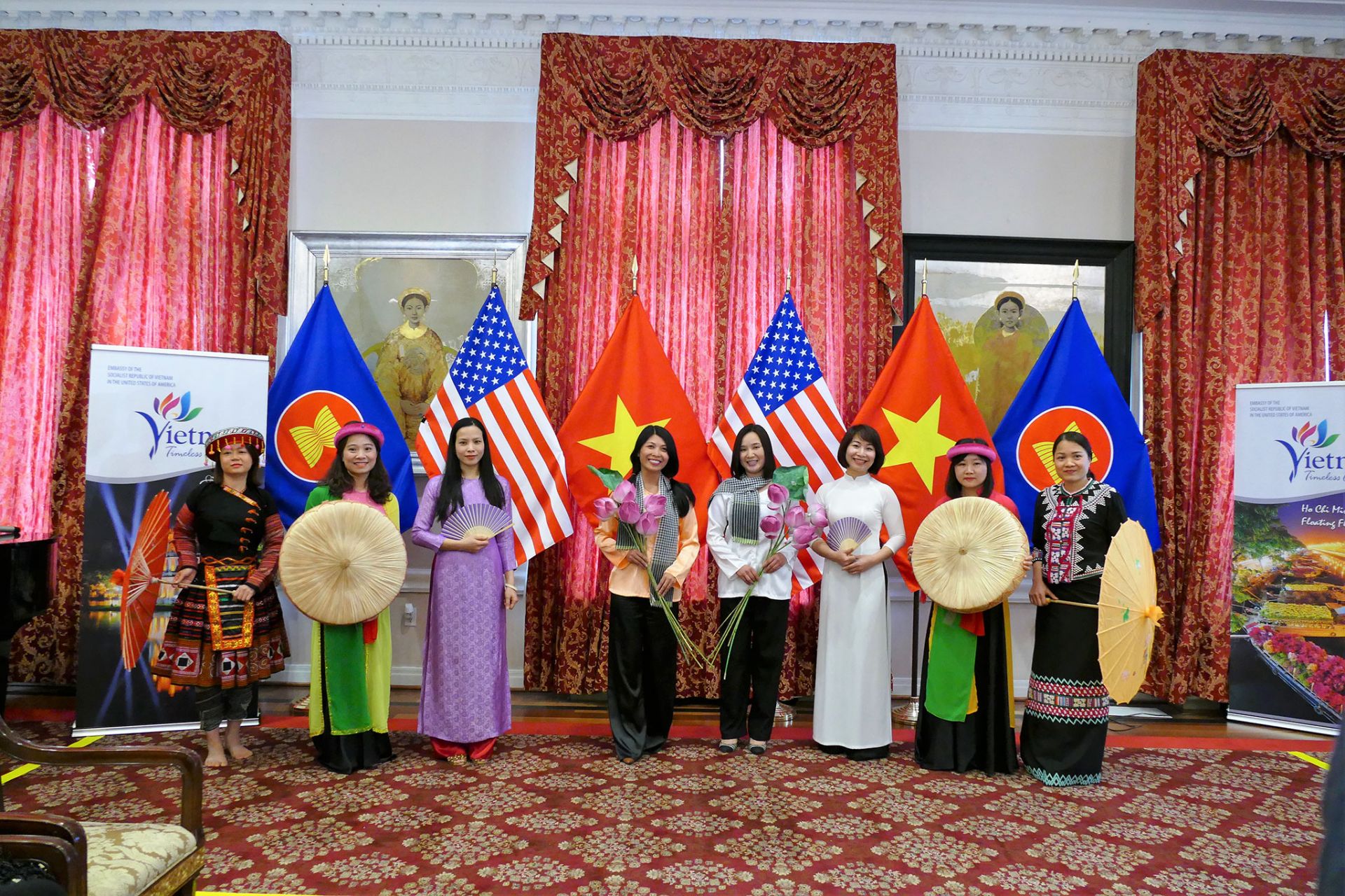 viet nam chu tri to chuc chuoi cac hoat dong giao luu cua hoi phu nu asean tai washington dc