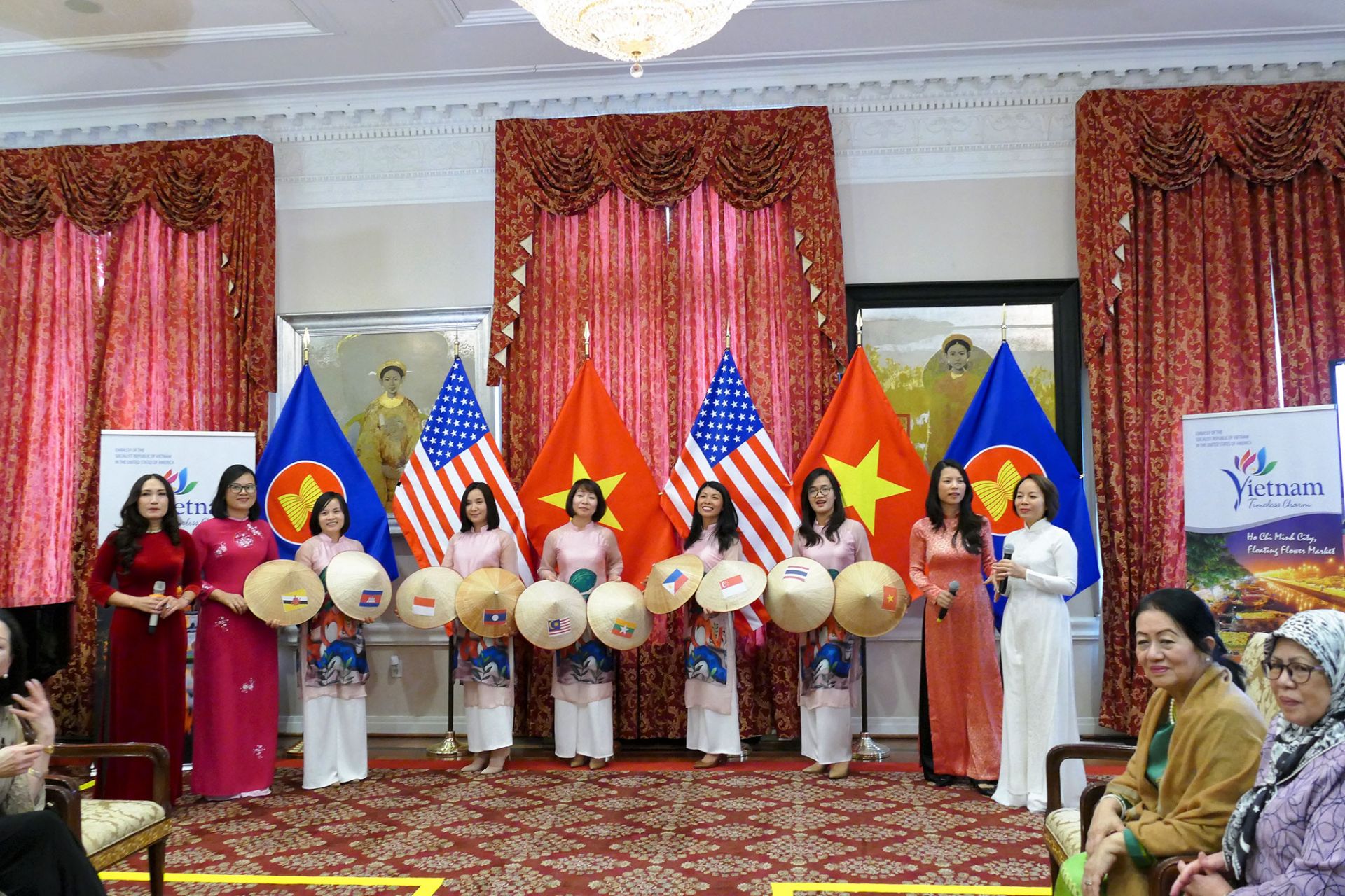 viet nam chu tri to chuc chuoi cac hoat dong giao luu cua hoi phu nu asean tai washington dc