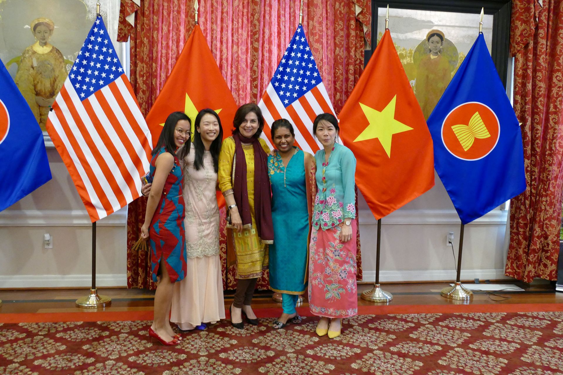 viet nam chu tri to chuc chuoi cac hoat dong giao luu cua hoi phu nu asean tai washington dc