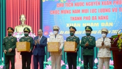 Chủ tịch nước Nguyễn Xuân Phúc thăm và chúc Tết các đơn vị tại Đà Nẵng