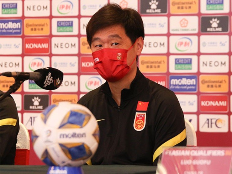 Thua 1-3 trước đội tuyển Việt Nam, HLV Li Xiaopeng lên tiếng xin lỗi cổ động viên nhà. (Nguồn: 24h.com.vn)
