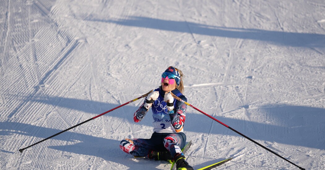 Therese Johaug ăn mừng chiến thắng. (Nguồn: newsgalata.com)