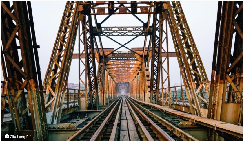 Cho tới giờ, cầu Long Biên vẫn là cây cầu đẹp nhất Hà Nội. (Nguồn: hanoi1000.vn) Cho tới giờ, cầu Long Biên vẫn là cây cầu đẹp nhất Hà Nội. (Nguồn: hanoi1000.vn)