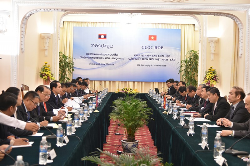 hop hep giua hai chu tich uy ban lien hop cam moc bien gioi viet nam lao